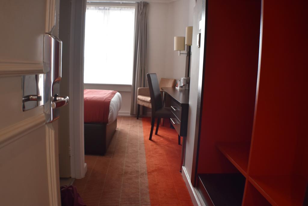 The Dragon Hotel Swansea Ruang foto
