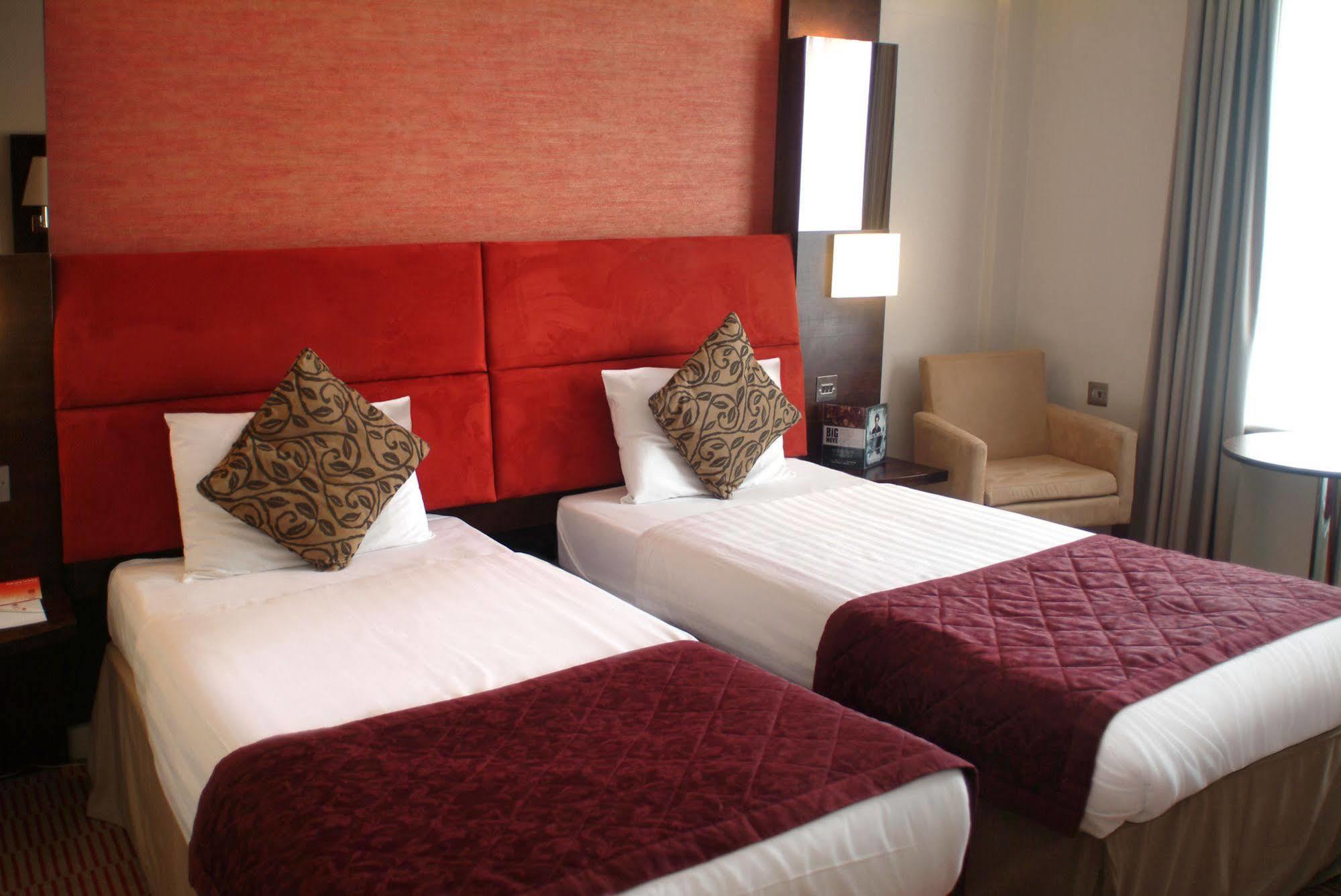 The Dragon Hotel Swansea Bagian luar foto